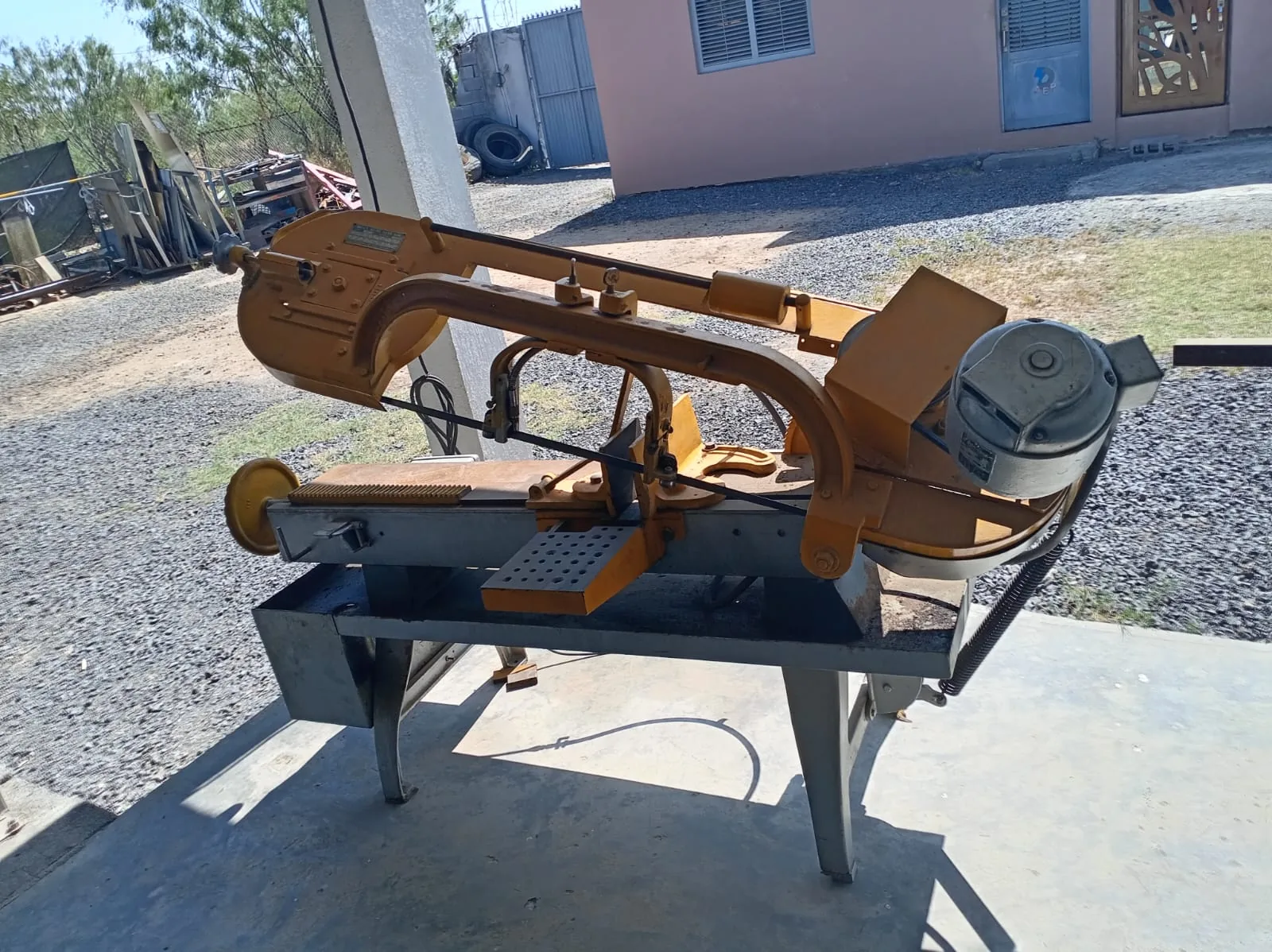 Sierra cinta del taller de ABP