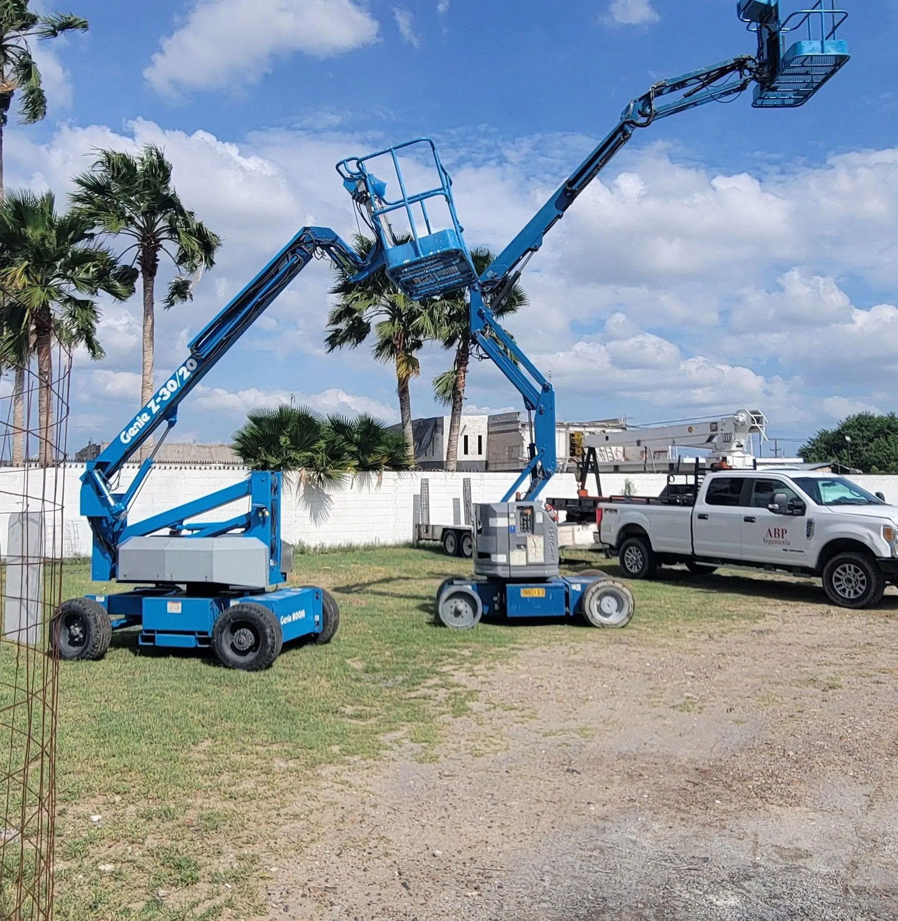 Brazos articulados de ABP en un trabajo en Nuevo Laredo
