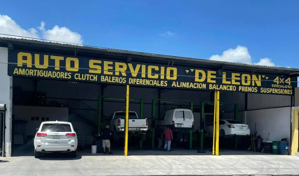 Fachada Autoservicio De León