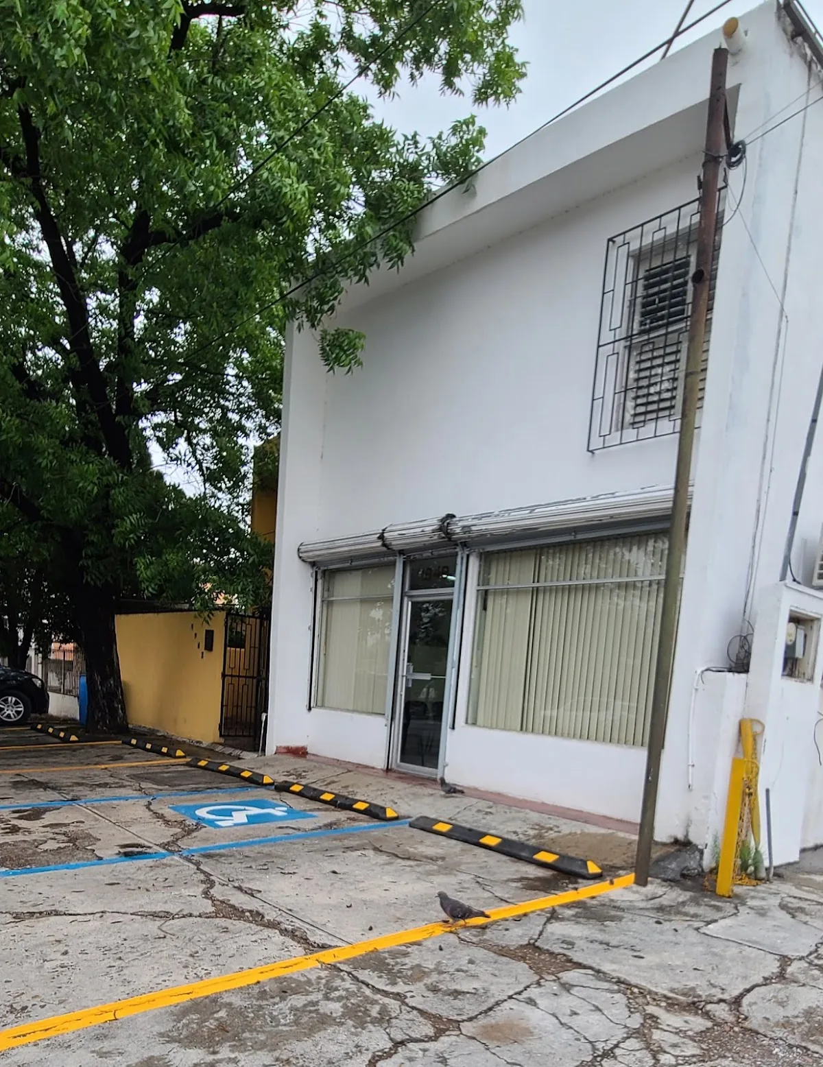 Fachada de Centro Alternativo OM