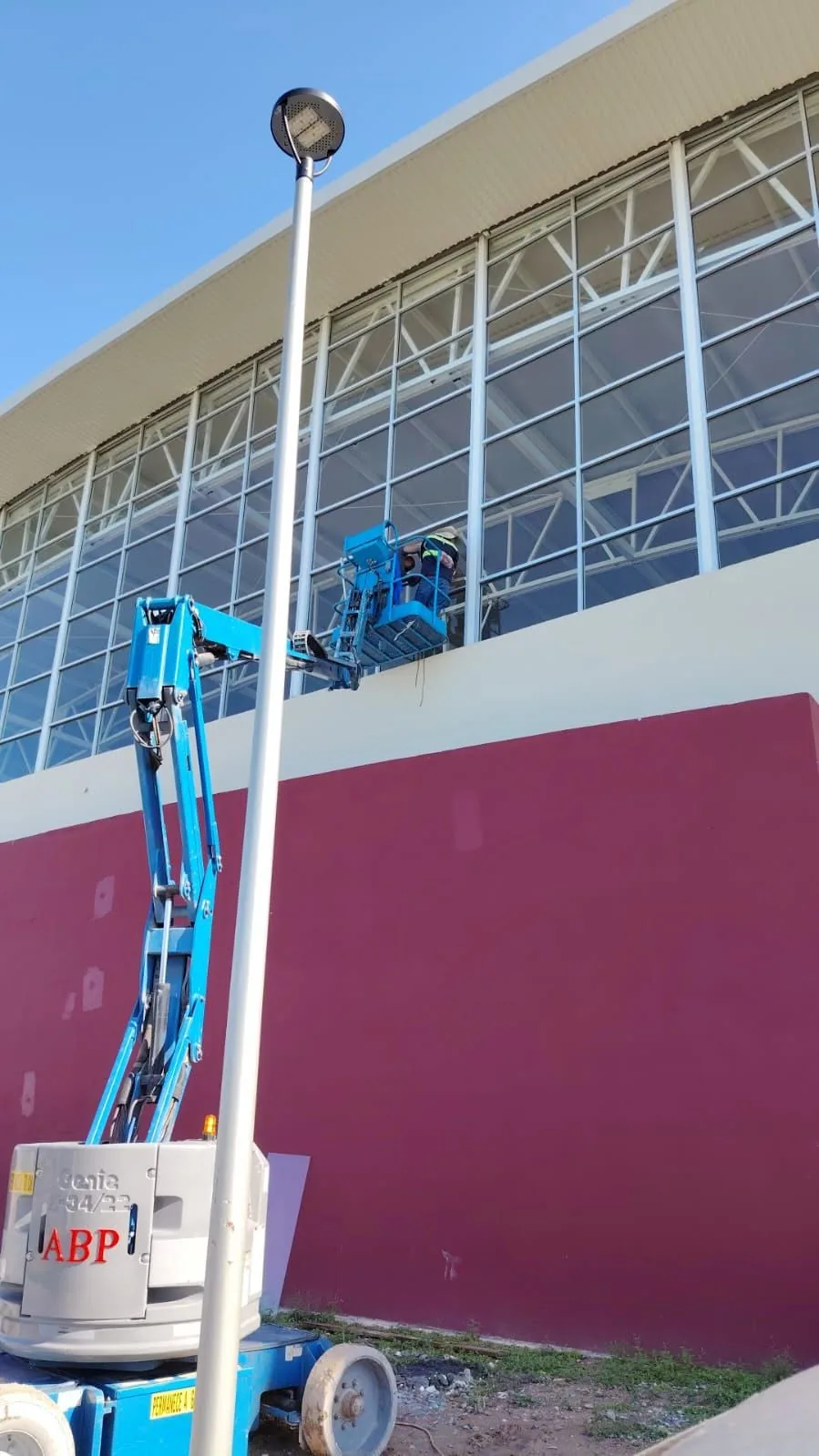 Brazos articulados de ABP en un trabajo en Nuevo Laredo